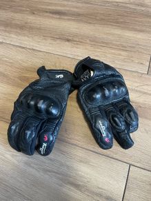 Motorbike gloves
