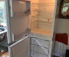 Whirlpool 50/50 Integrated Fridge Freezer