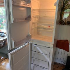 Whirlpool 50/50 Integrated Fridge Freezer