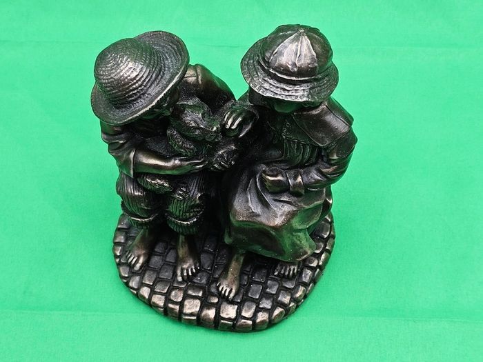 Genesis Fine Arts W1 Puppy Love Boy & Girl Bronze Figurine Ornament