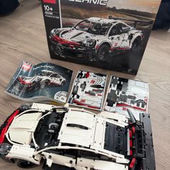 Lego Porsche 911 RSR not stickered