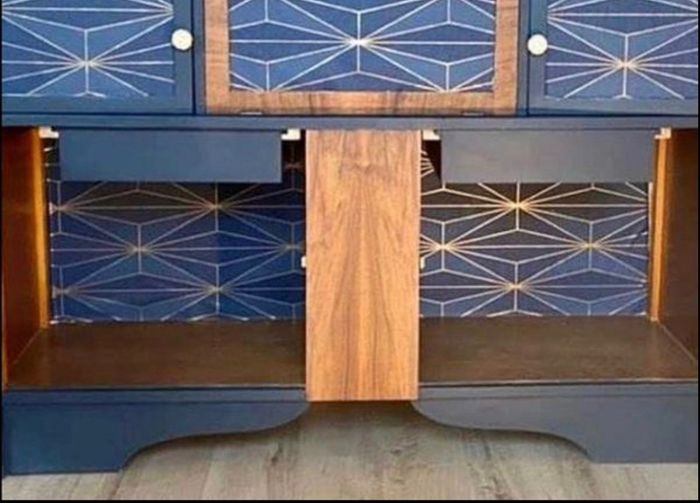 SALE!Stunning Vintage Cocktail Cabinet/Drinks Cabinet/ Sideboard