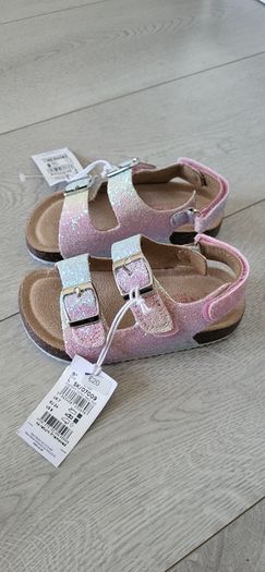Girls sandals