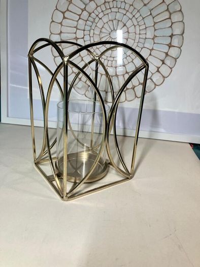 Small Gold Metal Design Freestanding Lantern/Candle Holder