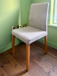 2x Chairs