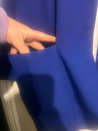 New Royal blue blazer size L with large pockets stretchy