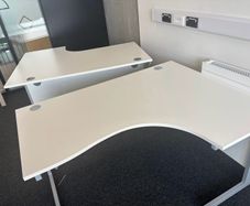 Ashford 1600mmRadial Office Desk