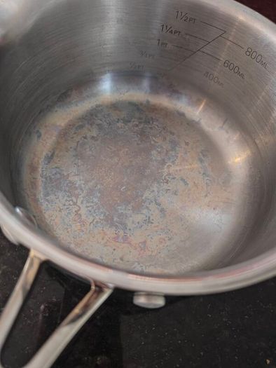 Pots/Saucepans x4