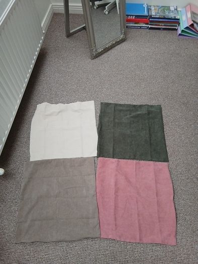 Cushion cover x 4
