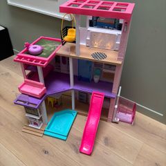 Barbie Dream house & accessories