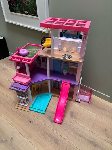 Barbie Dream house & accessories