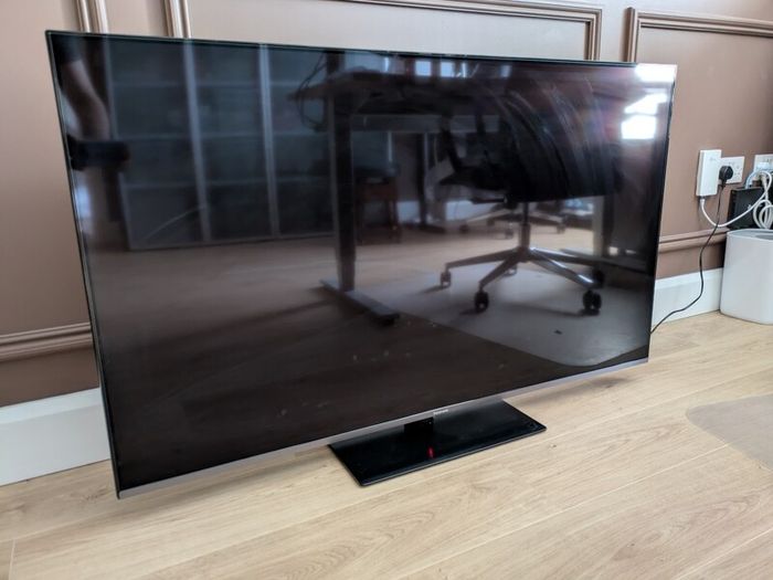 TX-55HX700B - 55" Panasonic Smart Android 11 TV with centre pedestal