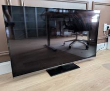TX-55HX700B - 55" Panasonic Smart Android 11 TV with centre pedestal