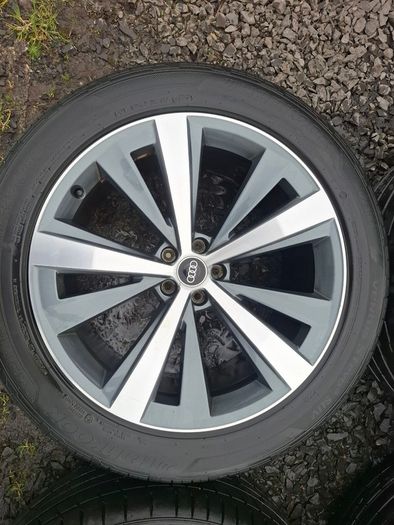 21" Genuine Audi Q8, Q7 Alloys with tyres