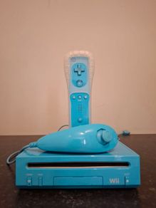 Blue Nintendo Wii Bundle - Limited Edition