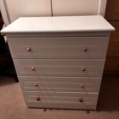 White chest of drawers