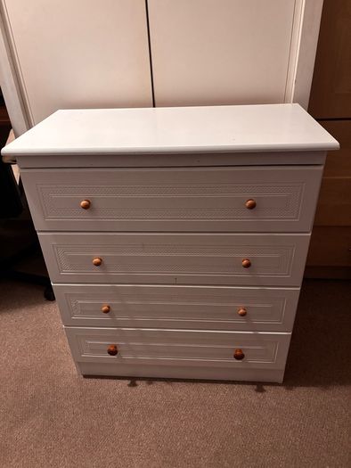 White chest of drawers