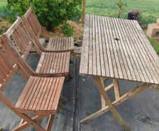 Table + chairs
