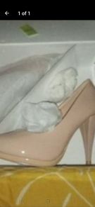 heels in box new