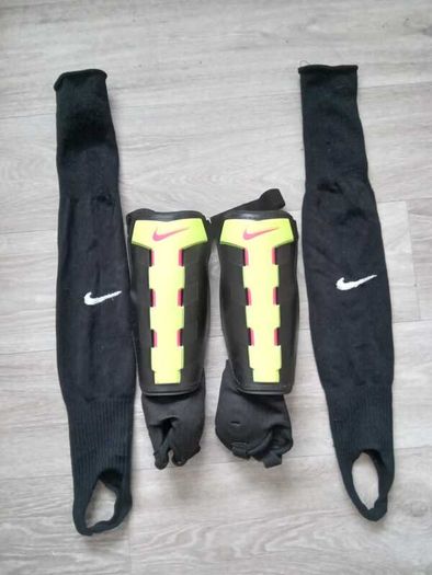 Kids Nike Shin Guards and leg sleeves size XL
