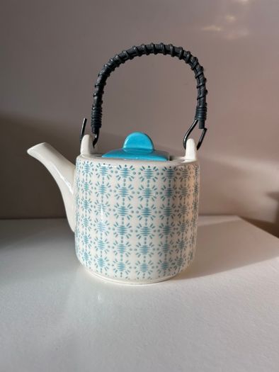 Carolyn Donnelly Tea Pot
