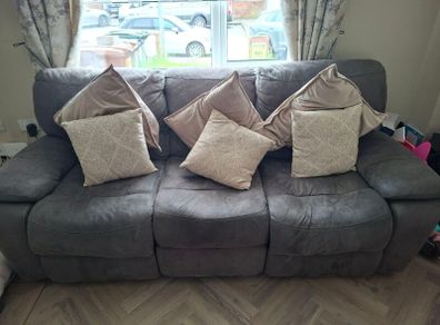 3 & 2 Reclining sofa set