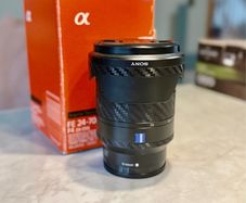 Sony FE 24-70mm f/4 ZA OSS Zeiss Vario-Tessar T Zoom lens