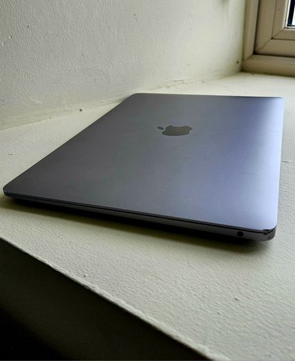 Apple Macbook Air M1(2020) 1tb SSD 16GB RAM