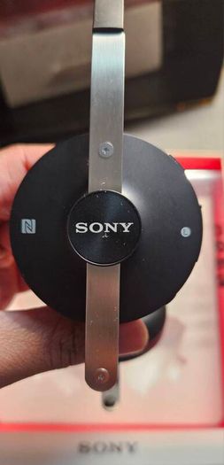 Sony retro SBH60 bluetooth light weight headphones