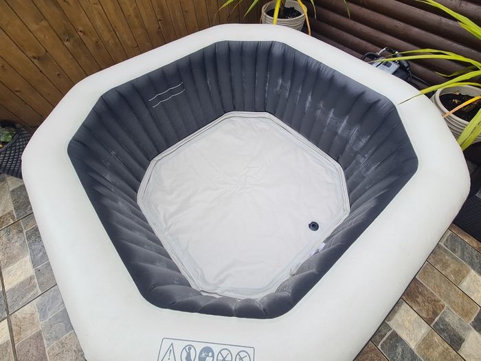 Intex Inflatable Hot Tub  Jacuzzi  Perfect Condition