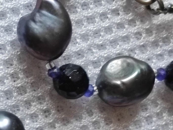 Natural pearls gold stone necklace