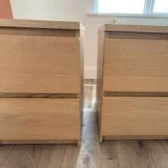 2 bedside tables
