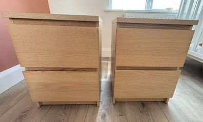 2 bedside tables