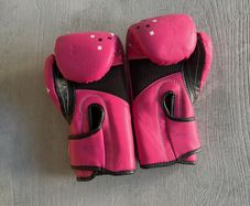 boxing gloves 4pz pink