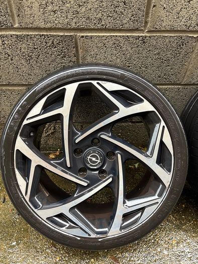 Opel/Vauxhall Insignia Atomic Alloys