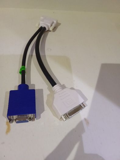 Splitter Cable DVI (M) to DVI (F) and VGA (F)