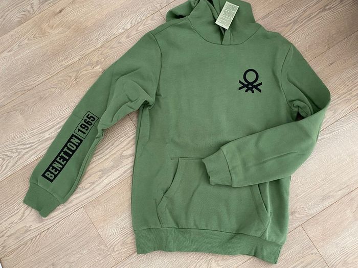 Benetton jumper with hood