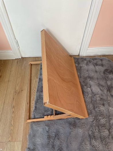 easel