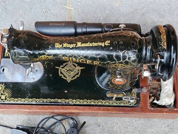 Singer sewing machine