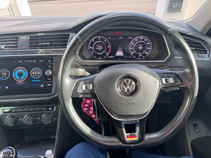 172 VW Tiguan R Line