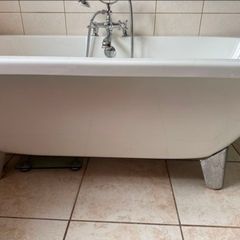 Freestanding bath