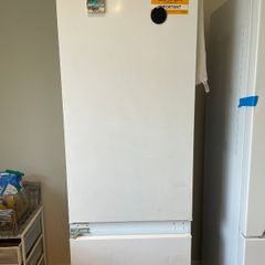 Whirlpool Integrated Fridge Freezer