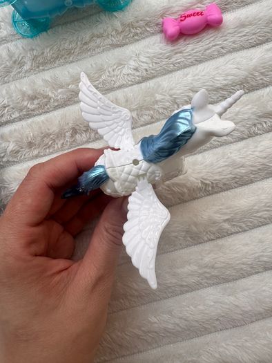 Crystal unicorn carriage BJ toys unicorn - loose wiings approx. 9 cm. Only 1 candy Please see photos