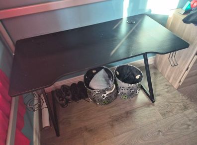 gaming desk