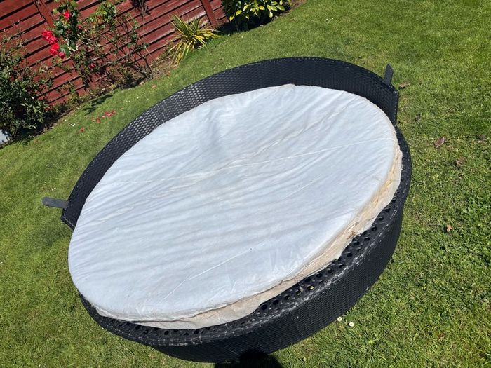 Free Outdoor Daybed