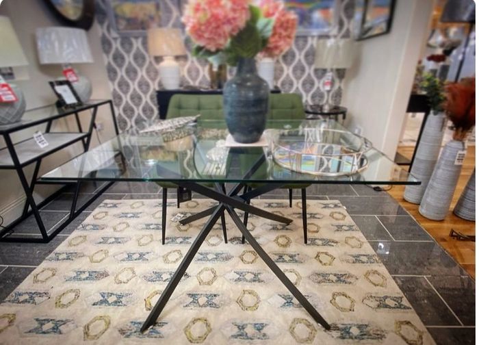 Dining Table & 4 Chairs