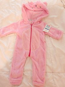 NEW with tags 3-6 months velour jumpsuit (New, french label)