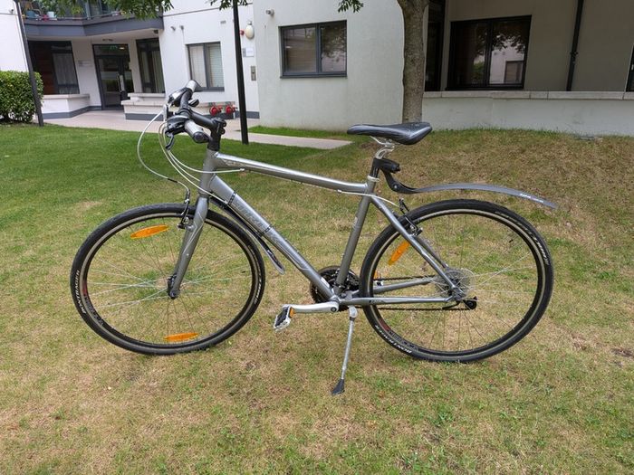 Trek 7.3 FX Hybrid Bike 20 inch Large Fully Serviced