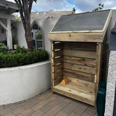 Rustic log store
