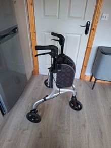 3 wheel rollator